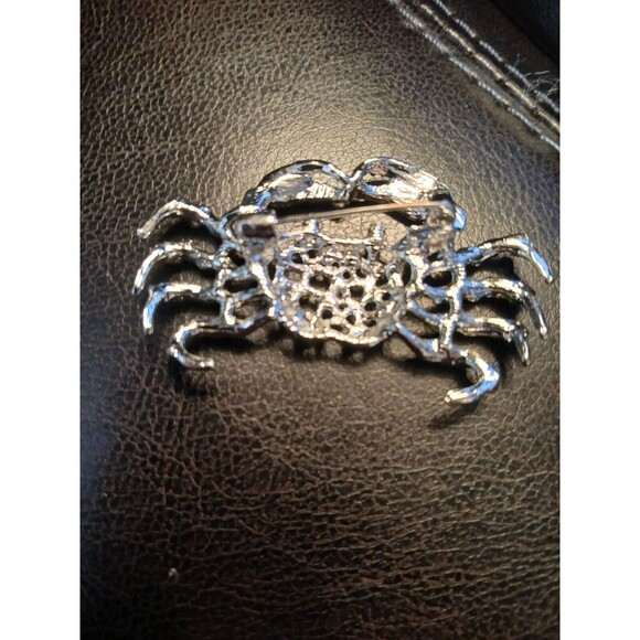 Silver Blue Rhinestone Crab Black Eyes Beach Brooch Pin - Picture 5 of 6